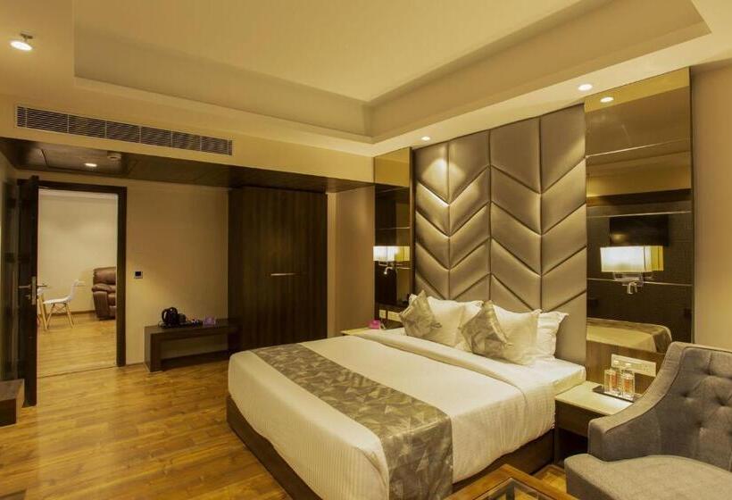 בית מלון כפרי Sarovar Portico Somnath