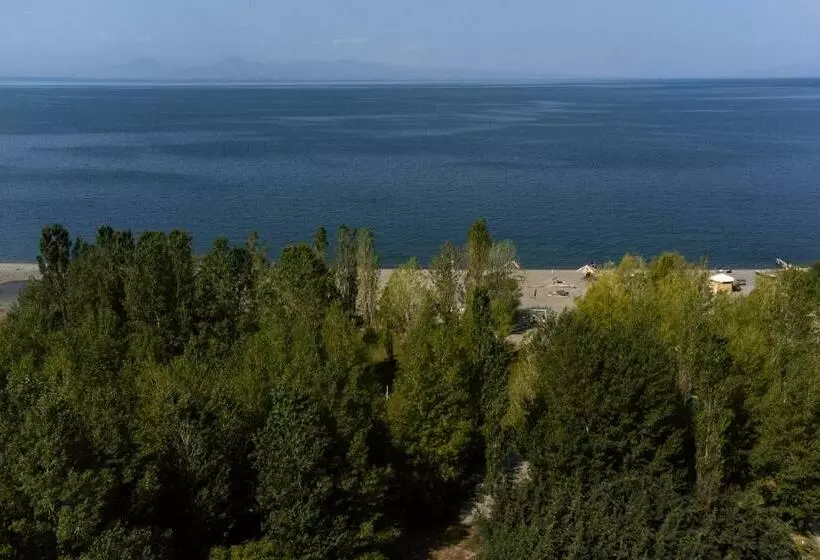 Hotelli Today , Խաղաղության լողափ