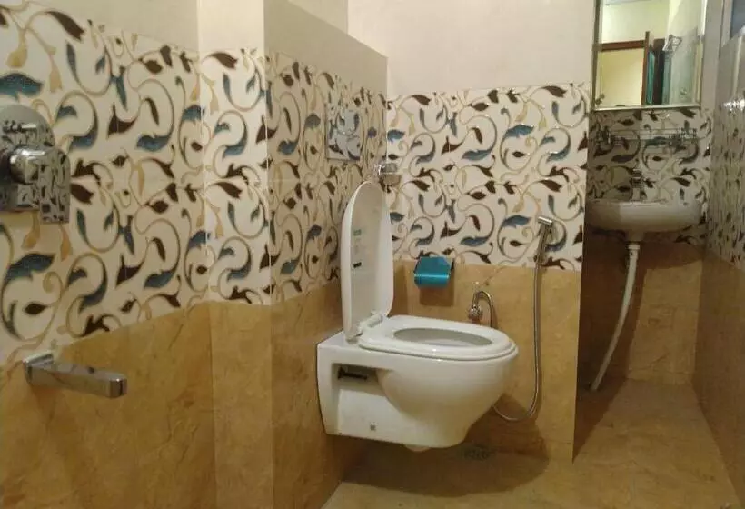 هتل Tourist Inn