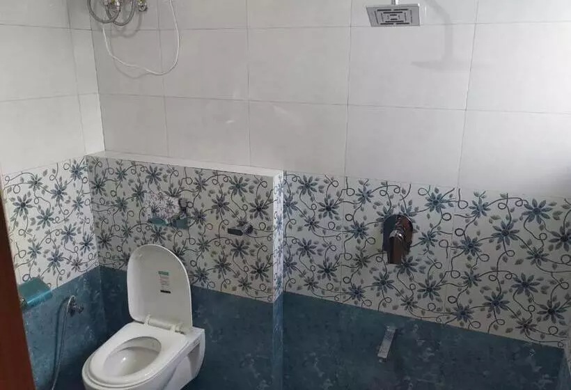 هتل Tourist Inn