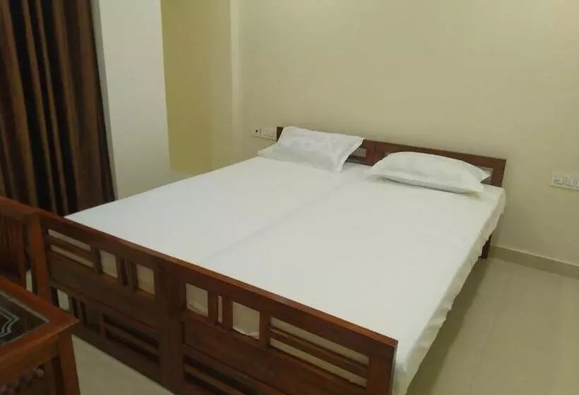 هتل Tourist Inn