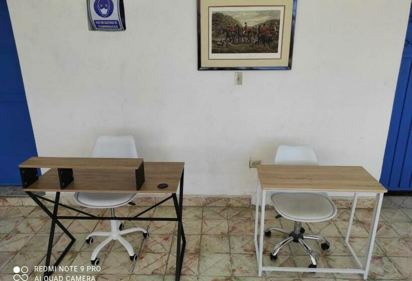 هاستل Casa Ceci Inn