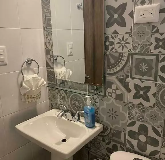 Retkeilymaja Casa Ceci Inn