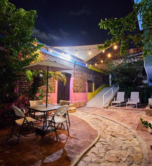 هاستل Casa Ceci Inn