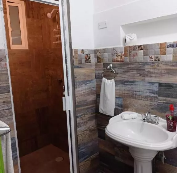 Retkeilymaja Casa Ceci Inn