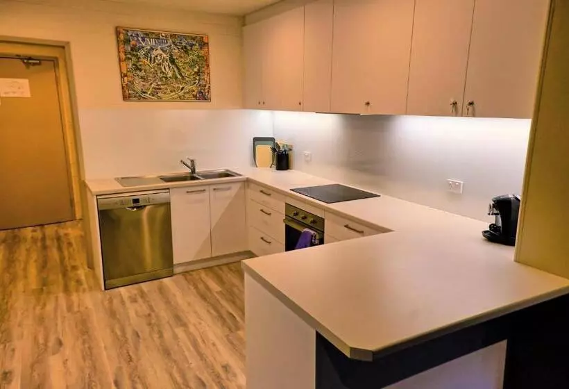 Cedarwood Apartments