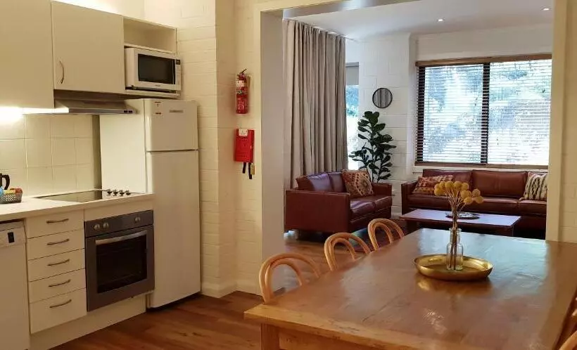 Cedarwood Apartments