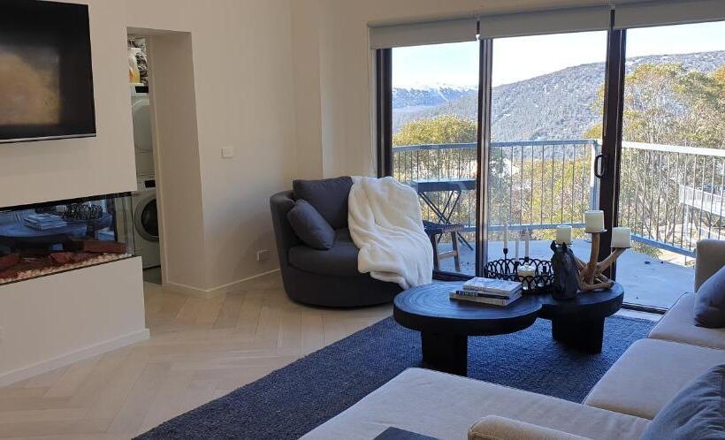 Cedarwood Apartments