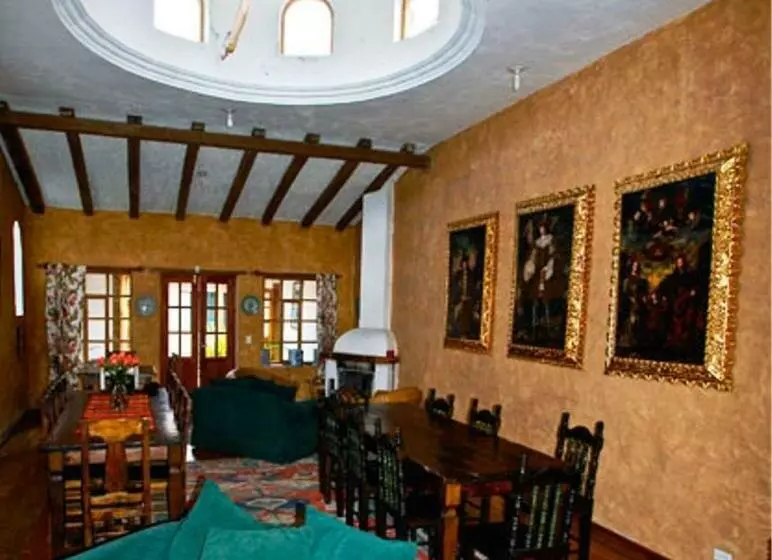 Retkeilymaja Las Palmeras Inn