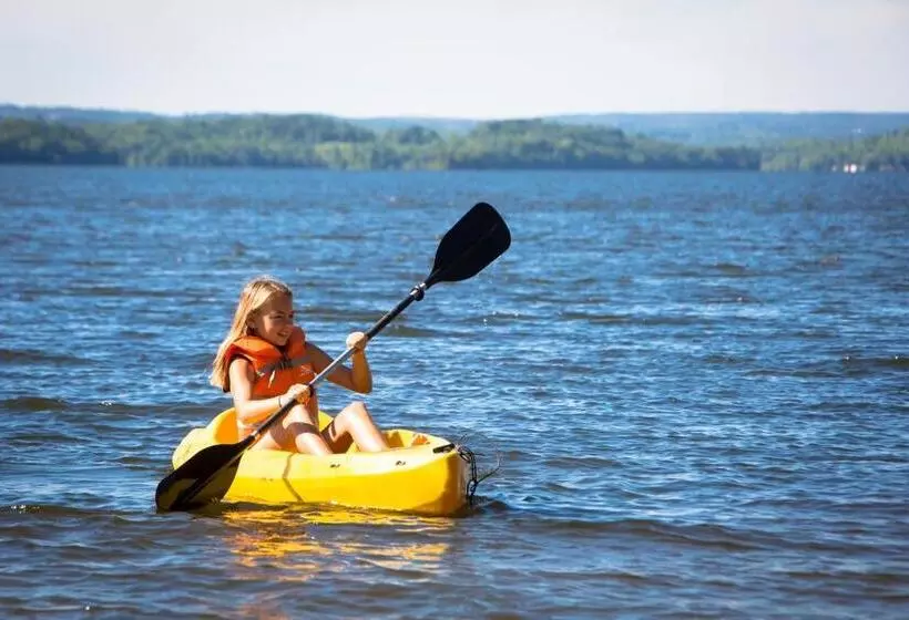 Elmhirst's Resort