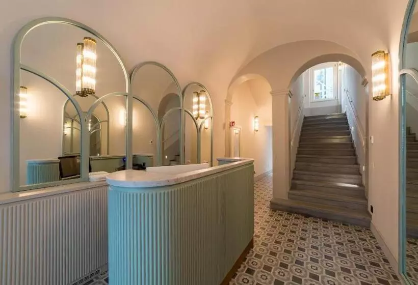 مسافرخانه Palazzo 42   Boutique Hotel & Suites