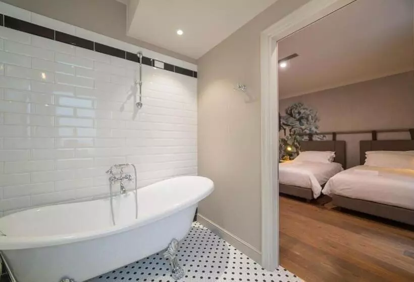 مسافرخانه Palazzo 42   Boutique Hotel & Suites