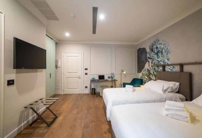 مسافرخانه Palazzo 42 Boutique Hotel & Suites