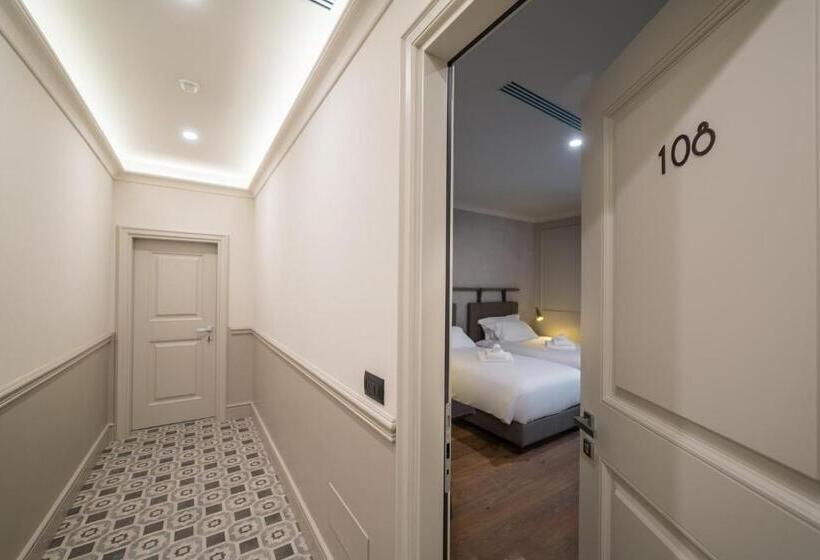 مسافرخانه Palazzo 42 Boutique Hotel & Suites