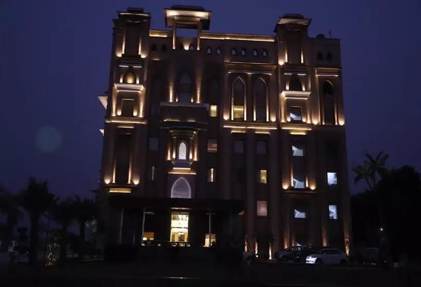 ホテル Geeta Sarovar Portico Panipat