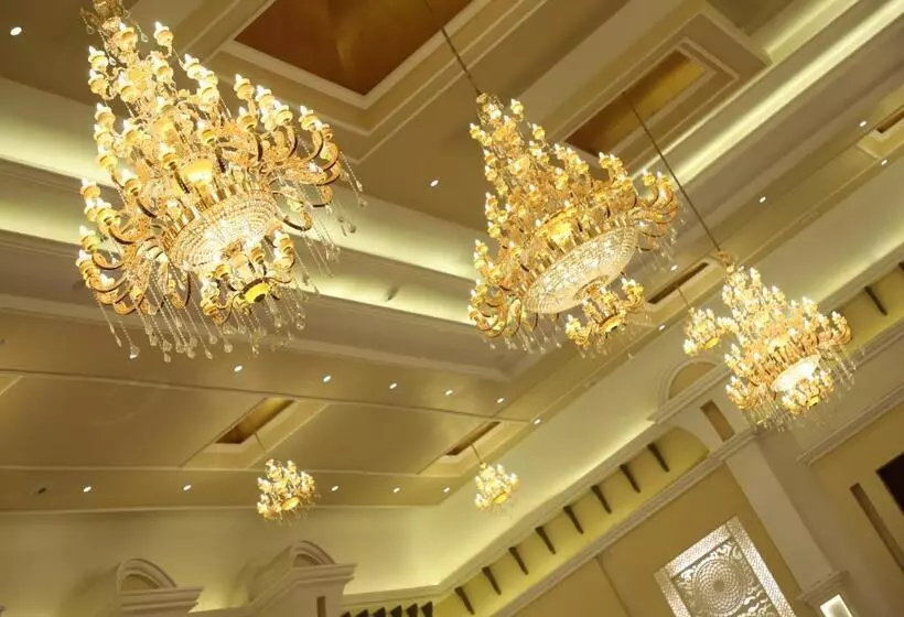 ホテル Geeta Sarovar Portico Panipat