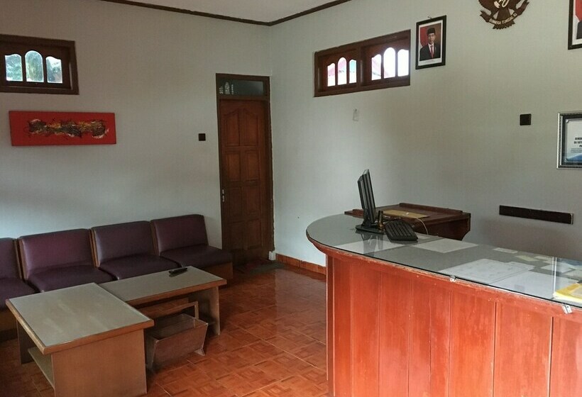 Hotell Griya Loka Indah