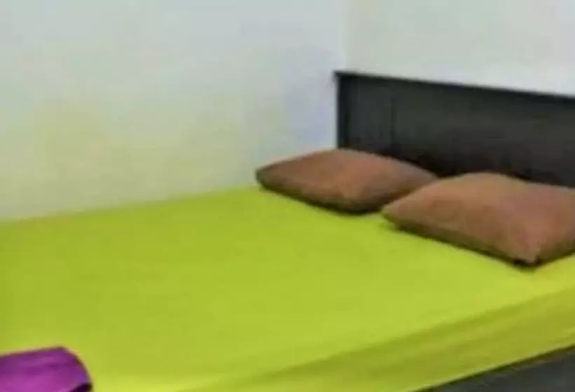 Hotelli Inn Losmen Buwono City