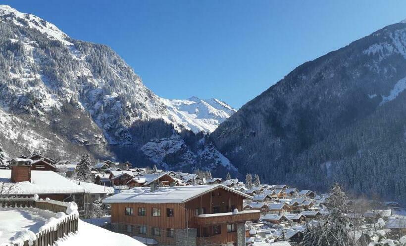 Hotel Les Glières   Champagny En Vanoise
