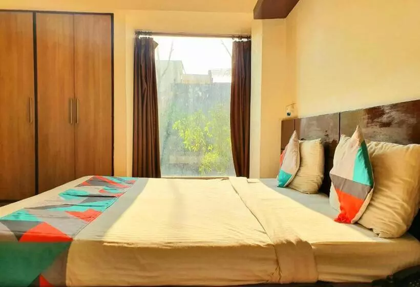 Merriment Hotel Sec 31