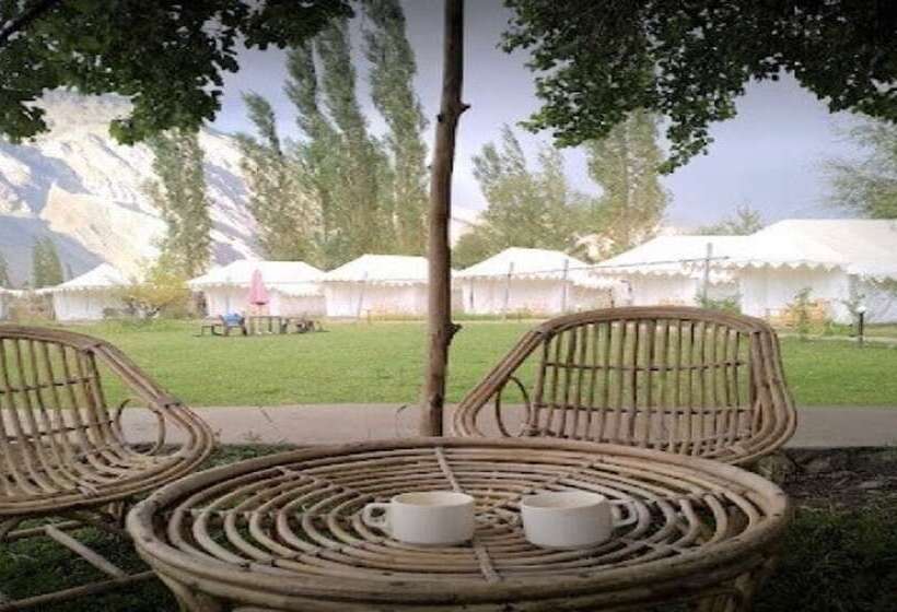 Hotel Paradise North Camp