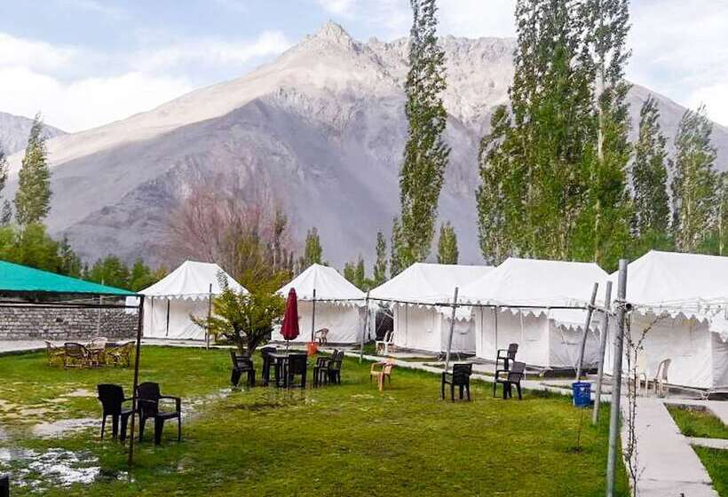 Hotel Paradise North Camp