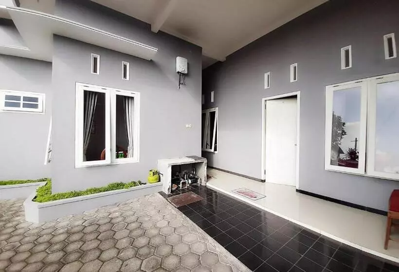 Hotelli Villa Monesa Tretes