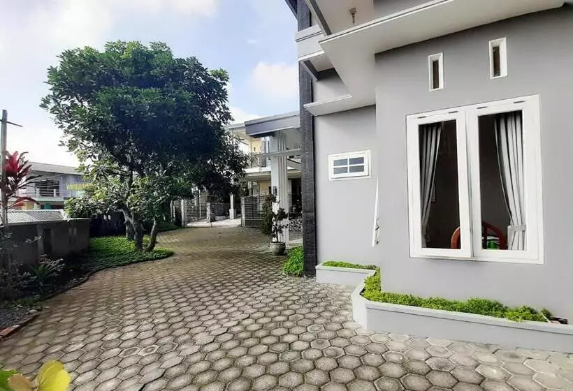 Hotelli Villa Monesa Tretes