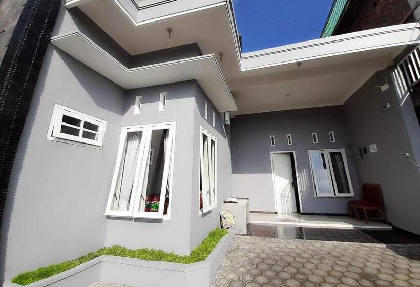 Отель Villa Monesa Tretes