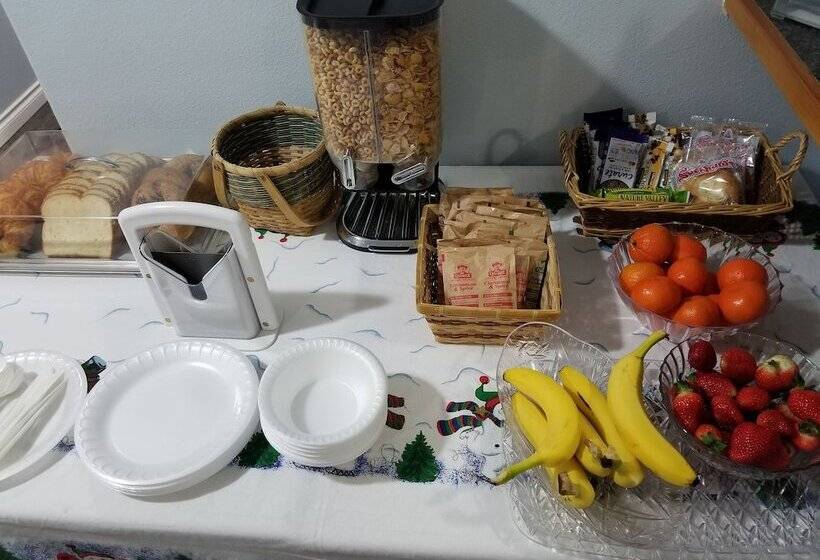 فندق على الطريق Wedge Mountain Inn