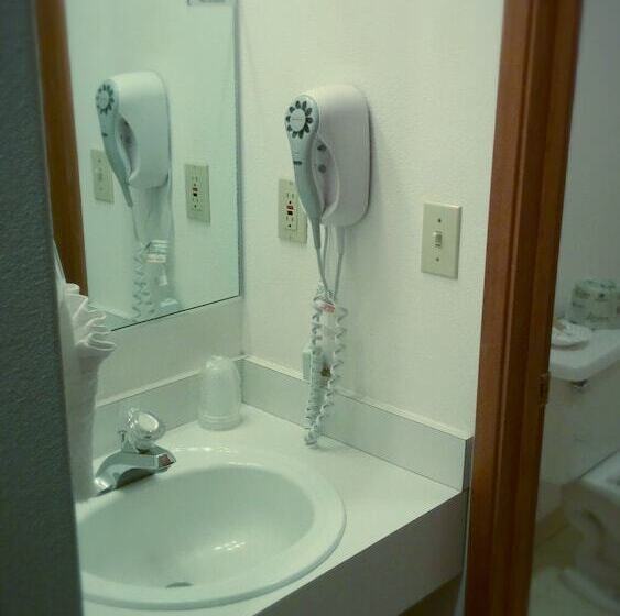 فندق على الطريق Wedge Mountain Inn