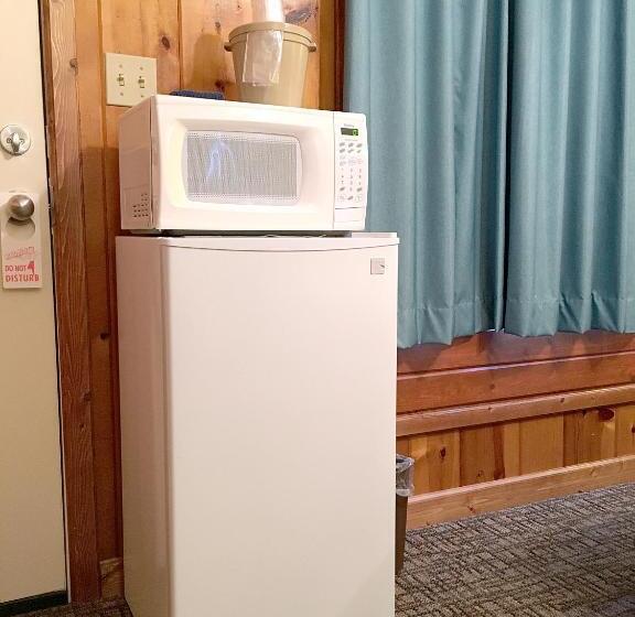 Park Motel And Cabins