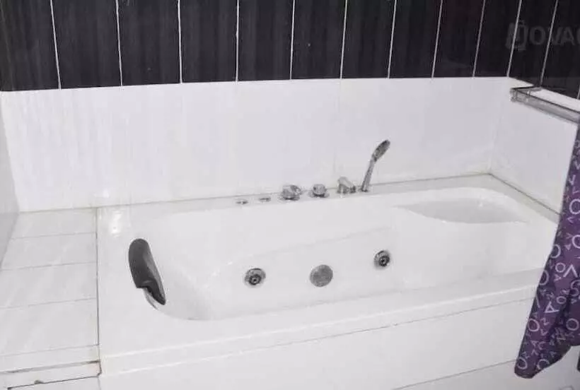 هتل Denami Suites