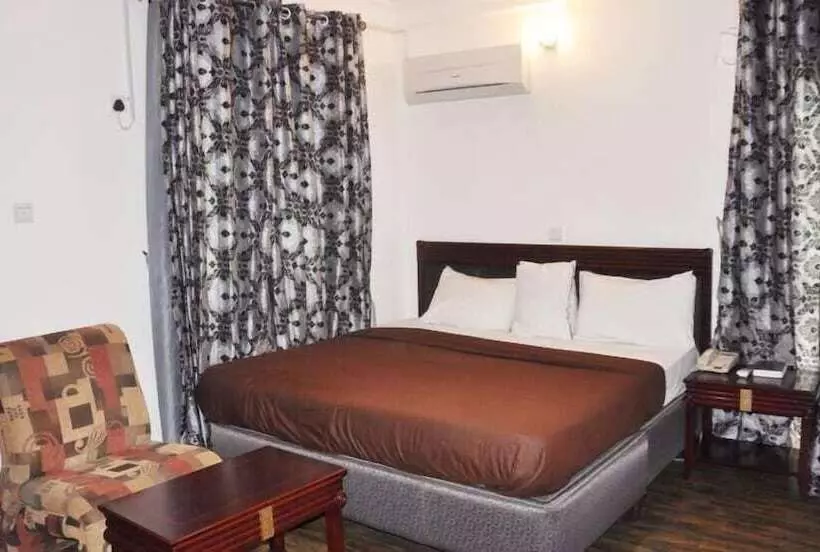 هتل Denami Suites