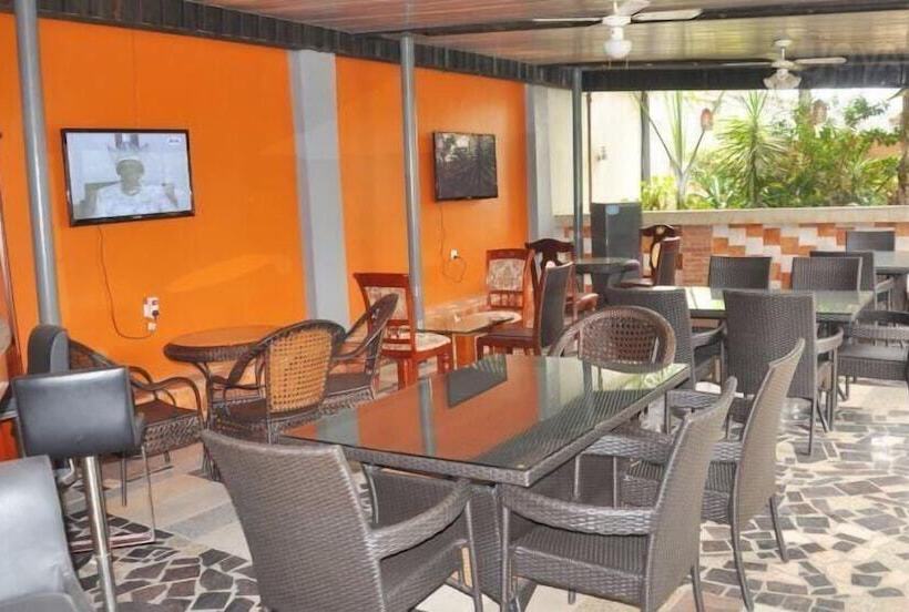 هتل Denami Suites