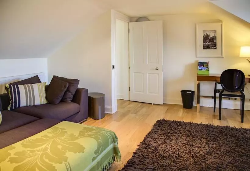 Clarendon Luxury Apartments