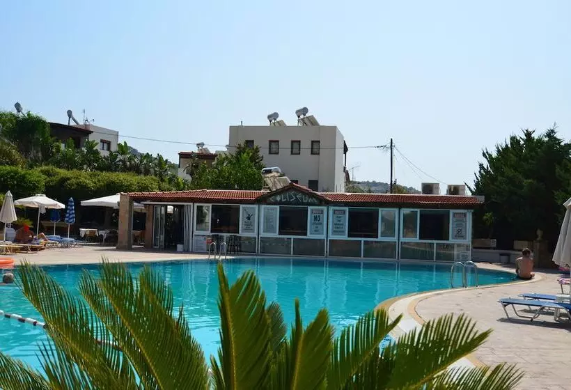 Coliseum Studios & Apartments