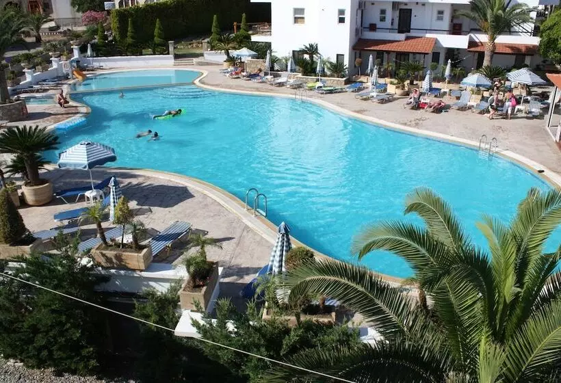 Coliseum Studios & Apartments