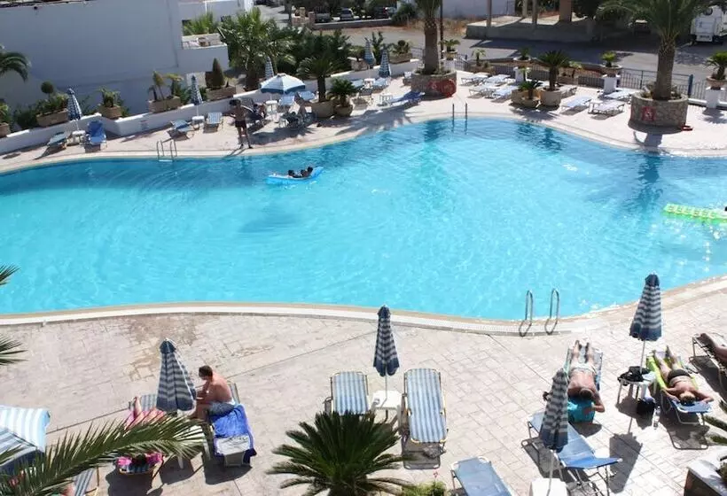 Coliseum Studios & Apartments