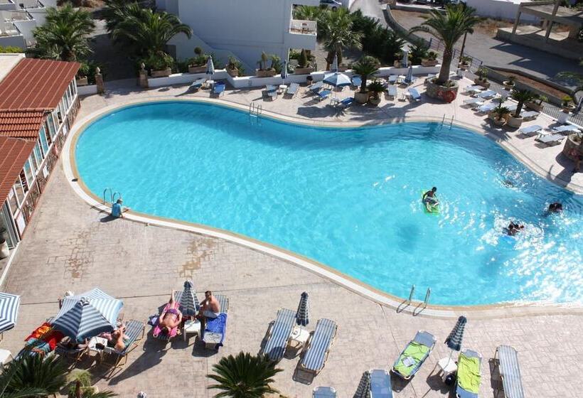 Coliseum Studios & Apartments