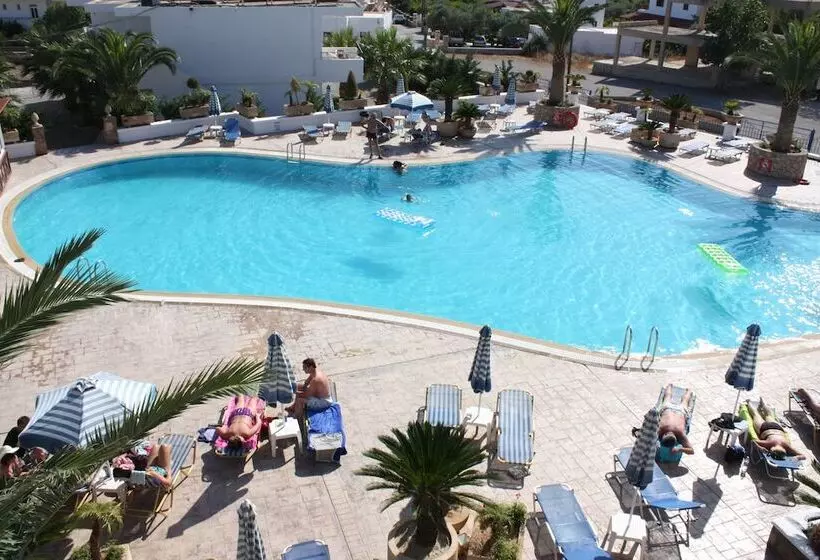 Coliseum Studios & Apartments