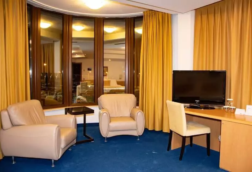 호텔 Airport Tirana