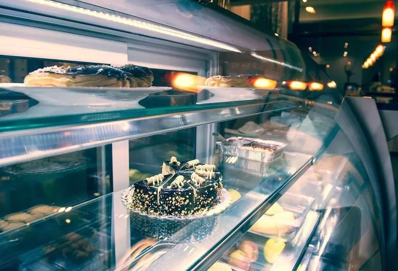 호텔 Airport Tirana