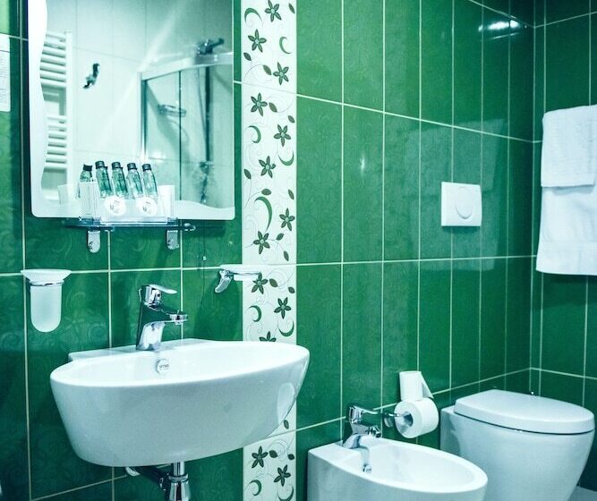 فندق Airport  Tirana