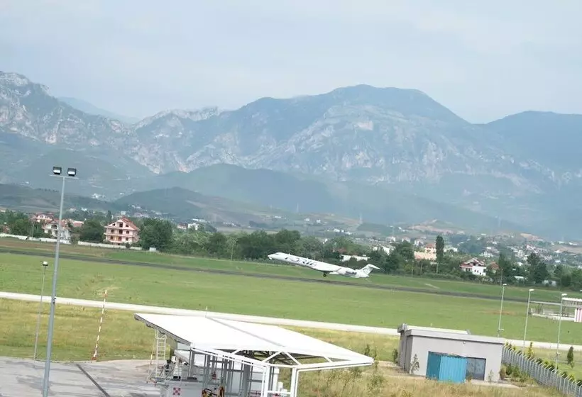 호텔 Airport Tirana