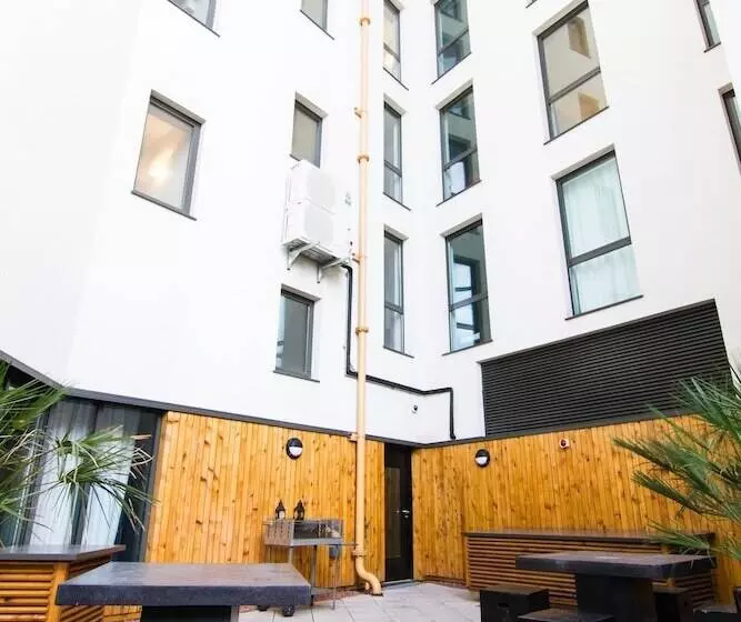 Clayton Hotel Cardiff