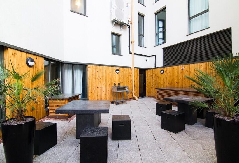 Clayton Hotel Cardiff