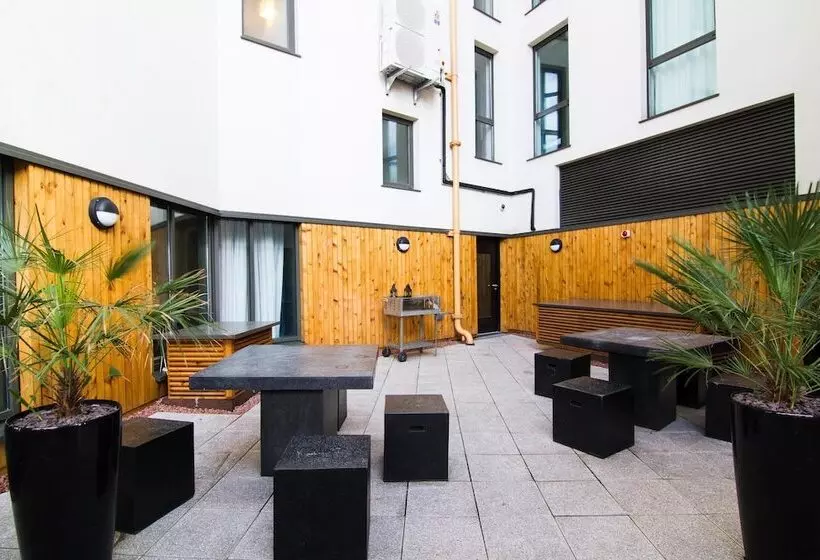 Clayton Hotel Cardiff