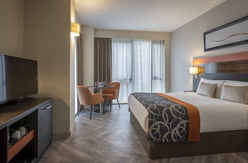 Clayton Hotel Cardiff