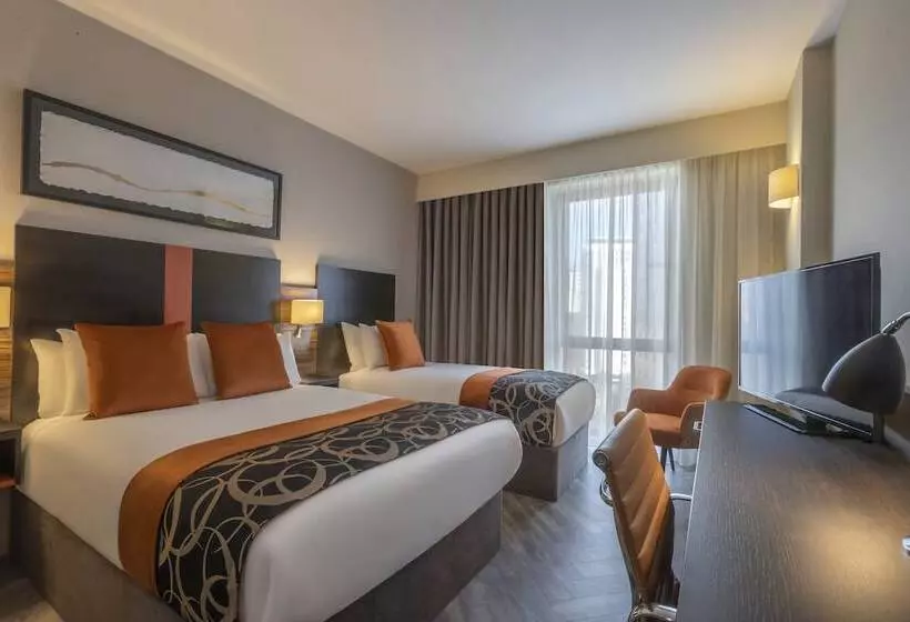 Clayton Hotel Cardiff